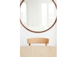 Miroir scandinave modèle Silhouette, Ø100cm, noyer