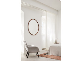 Miroir scandinave modèle Silhouette, Ø100cm, noyer