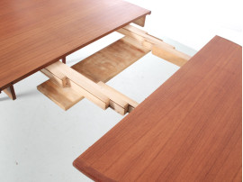 Table de repas scandinave extensible en teck 4/8 pers.