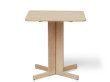 Table scandinave Trefoil carrée 68 x 68 cm