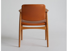 Fauteuil scandinave modèle SJ.67 Captain. Edition neuve.