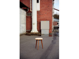 Tabouret scandinave modèle SJ.08. Edition neuve.