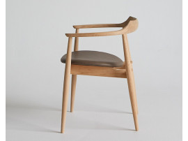 Fauteuil scandinave modèle Oval SJ.750. Edition neuve.