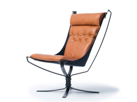 Fauteuil scandinave  Falcon First, dossier haut de Sigurd Resell. Nouvelle édition.