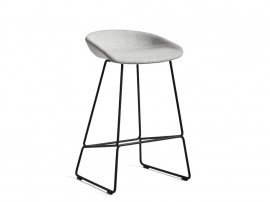 Tabouret de bar scandinave About A Stool AAS 39 65 cm ou 75 cm tapissé