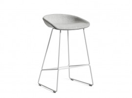 Tabouret de bar scandinave About A Stool AAS 39 65 cm ou 75 cm tapissé