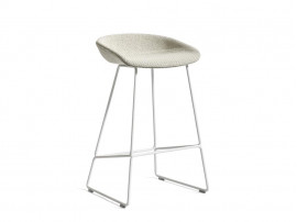 Tabouret de bar scandinave About A Stool AAS 39 65 cm ou 75 cm tapissé