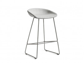 Tabouret de bar scandinave About A Stool AAS 39 65 cm ou 75 cm tapissé