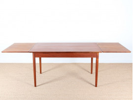 Scandinavian dining table in teak. 4/8 people