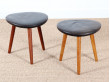 Paire de petits tabourets scandinaves tripodes 