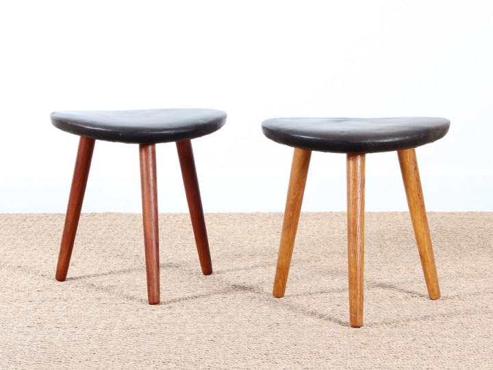 Paire de petits tabourets scandinaves tripodes 