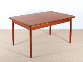 Table scandinave en teck 6/10 pers.