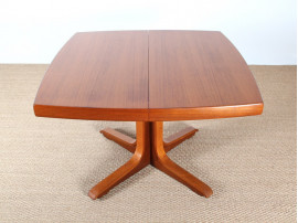 Extending square dining table  4/8 seats