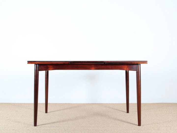 Scandinavian dining table in rosewood 6/8 seats