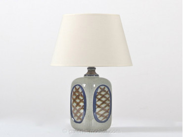 Ceramic table lamp