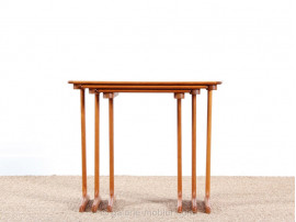 Tables gigognes scandinaves en teck (1950)