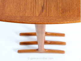 Tables gigognes scandinaves en teck (1950)