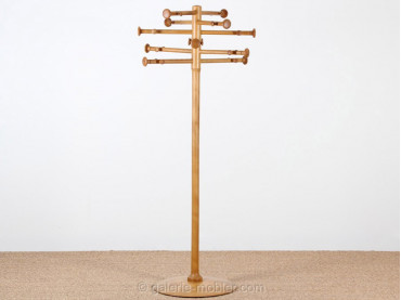 Nanna Ditzel coat stand in oak (1963)