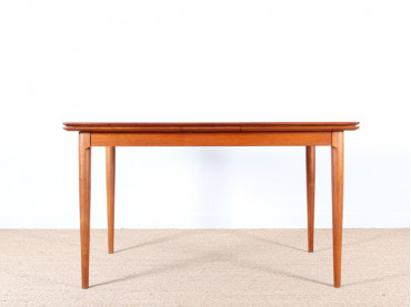 Table scandinave extensible en teck, 4 à 6 pers.