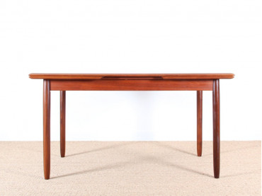 Extendable dining table in teak, 4 to 8 people