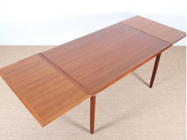 Extendable dining table in teak, 4 to 8 people