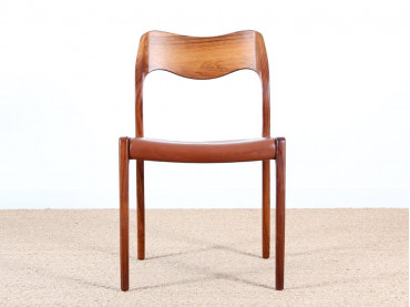 Mid modern set of 4 chairs in rosewood, model 71 by Niels Moller