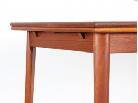 Scandinavian dining table in teak 4/8 people.