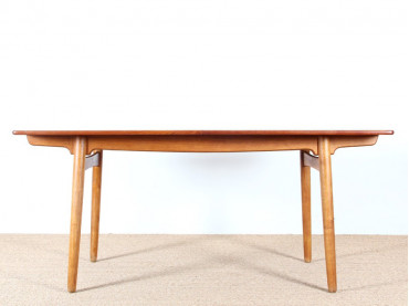  table de repas de Hans Wegner AT-310