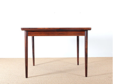 Scandinavian dining table in rosewood 4-6 p.