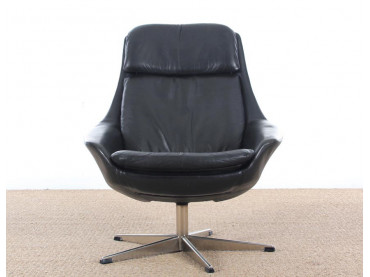 Danish mid-century modern swivel  lounge chair