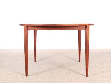 Mid modern danish design extendable dining table in teak,  4/8 seats