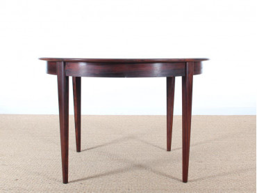 Table de repas scandinave ronde en palissandre de rio extenssible 4/6 pers.