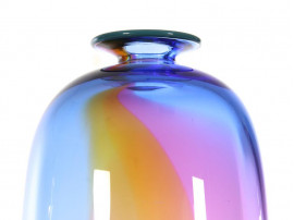 Vase violet en verre soufflé 