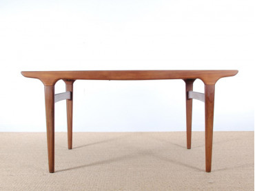 Mid-Century Modern Danish  dining table in teak  by Johannes Andersen