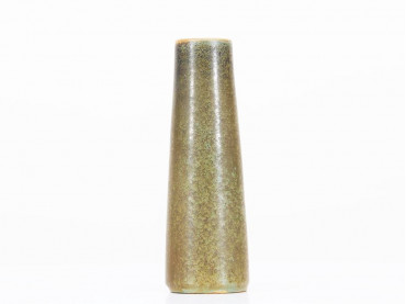 Petit vase scandinave conique vert olive