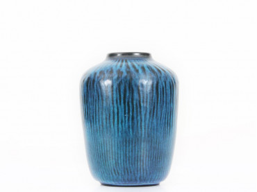 Ceramique scandinave, Vase bleu turquoise modèle 5078. 