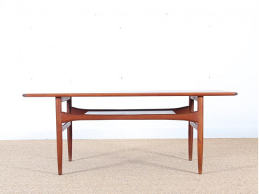 Table basse scandinave en teck.