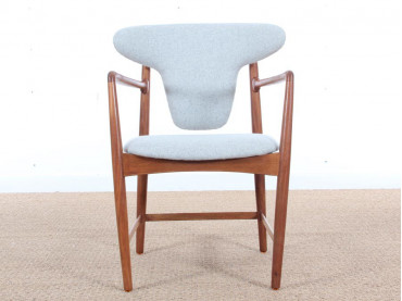 Fauteuil scandinave en acajou. 