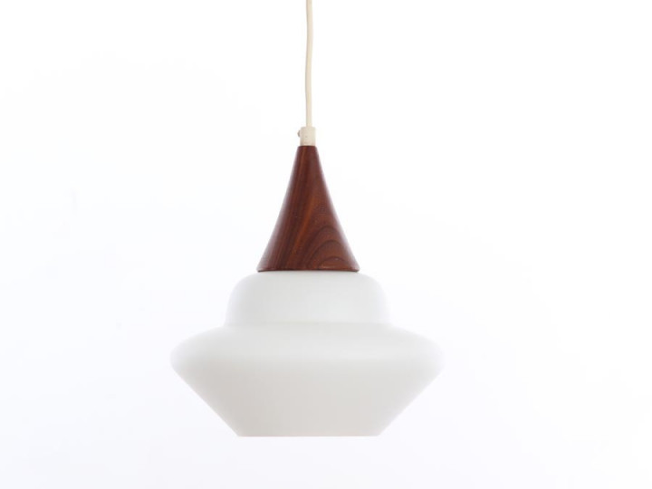 Suspension scandinave en opale et teck