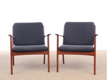 Mid-Century Modern Danish pair of  lounge chairs in teak model PJ 112 by Ole Wanscher