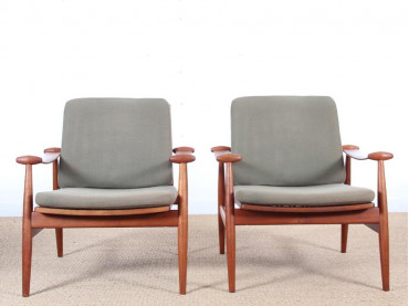 Mid century modern pair of armchair in teak model FD 133 by Finn Juhl