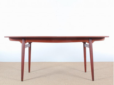 Extending dining table by Hans Wegner AT-310 in teck