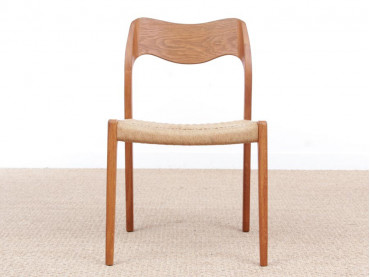 Mid-Century Modern danish pair of chairs in oak model 71 by Niels O. Møller