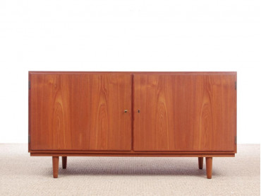 Mid-Century  modern scandinavian sideboard in teak by Poul Hundevad model  HU40/3T