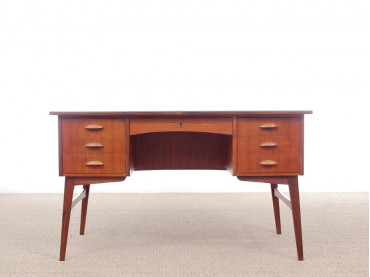 Bureau scandinave en teck.